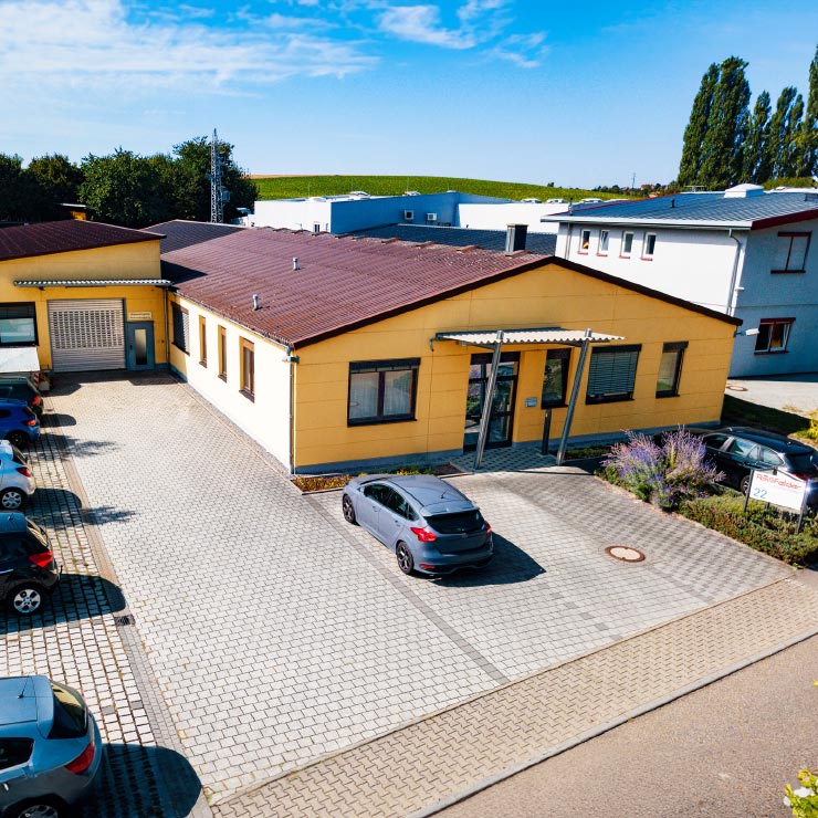 Reißfelder Firmengebäude via eingestellt online
