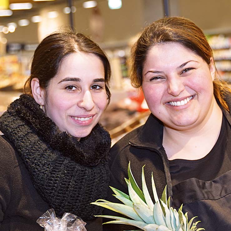 Samanta Esposito und Ayse Gön via eingestellt online